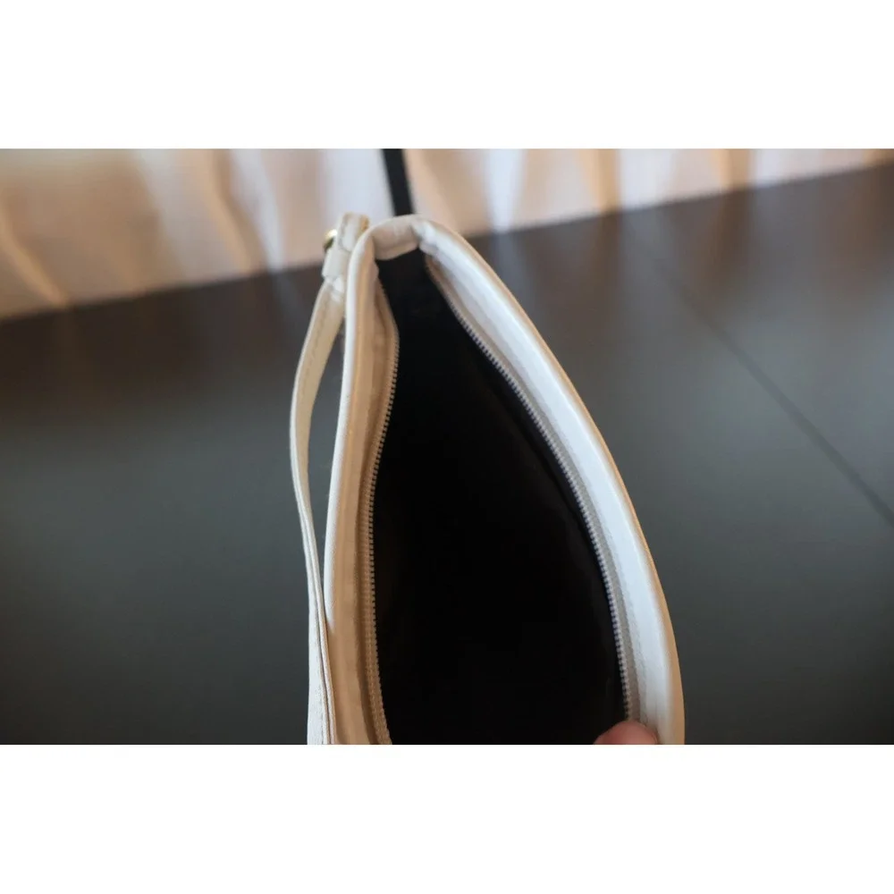 Coach Bleecker Straw Flower Wristlet White Leather Y2K Vintage